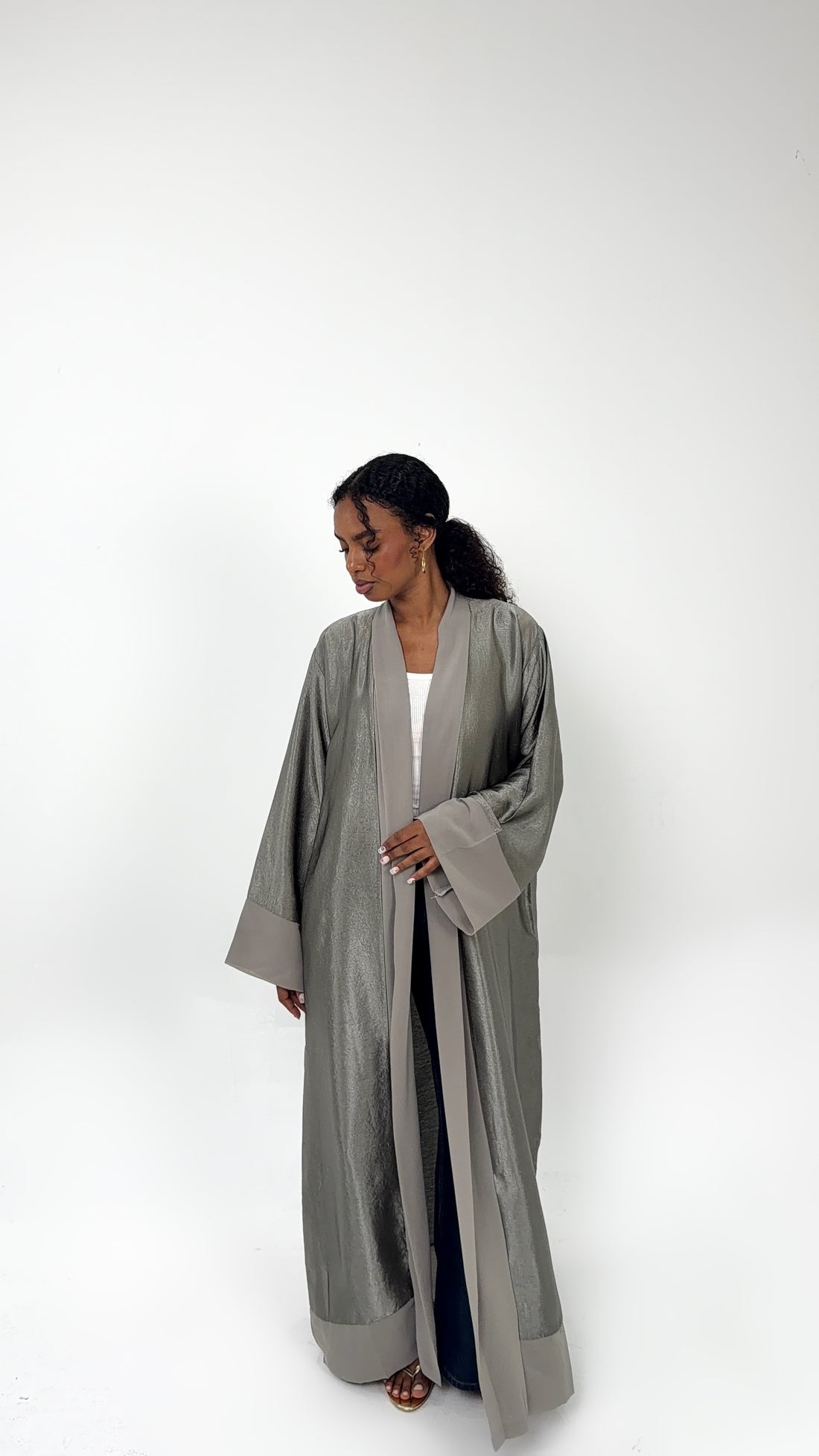 Crepe Abaya – Stone Taupe
